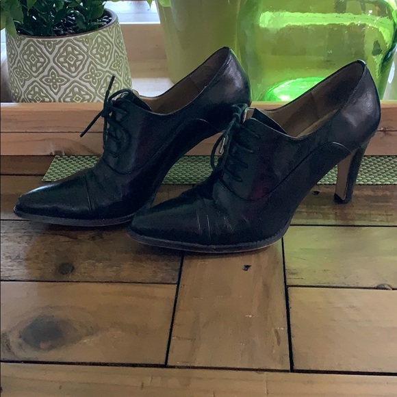 Super Cute Heeled Oxfords - Picture 3 of 6